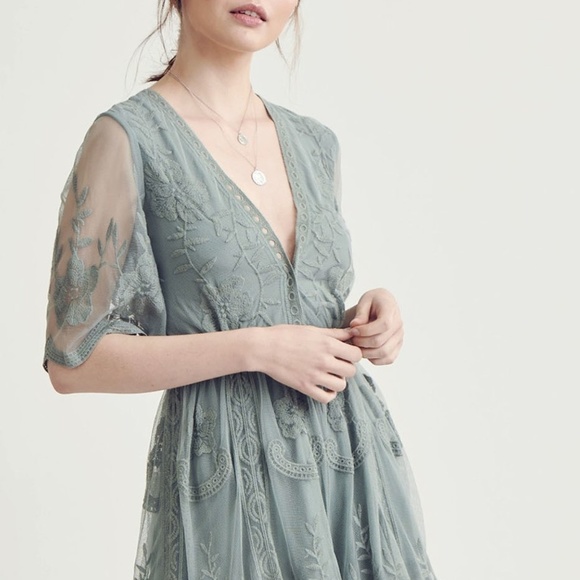 Sale! Lace Mini Romper - Picture 2 of 7